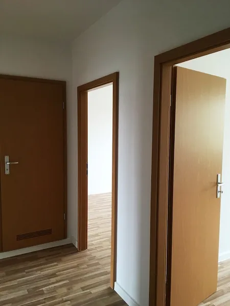 Schöne Familienwohnung am Wuhletal. 3 Zimmerwohnung mit Balkon. — photo 1